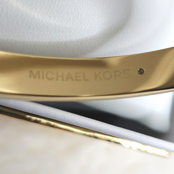 NWT MICHAEL KORS MK LOGO GOLD & TURQUOISE ENAMEL BANGLE BRACELET - Picture 4 of 11